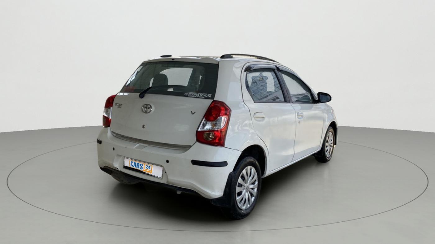 2017 Toyota Etios Liva V, Petrol, Manual, 89,380 km, Right Back Diagonal
