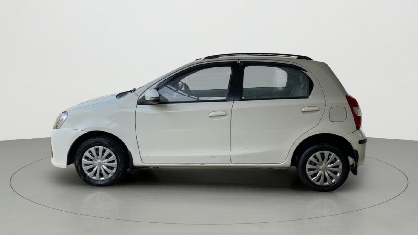 2017 Toyota Etios Liva V, Petrol, Manual, 89,380 km, Left Side