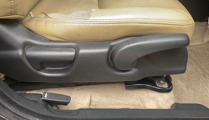 2015 Honda City 1.5L I-VTEC V MT, Petrol, Manual, 86,236 km, Driver Side Adjustment Panel