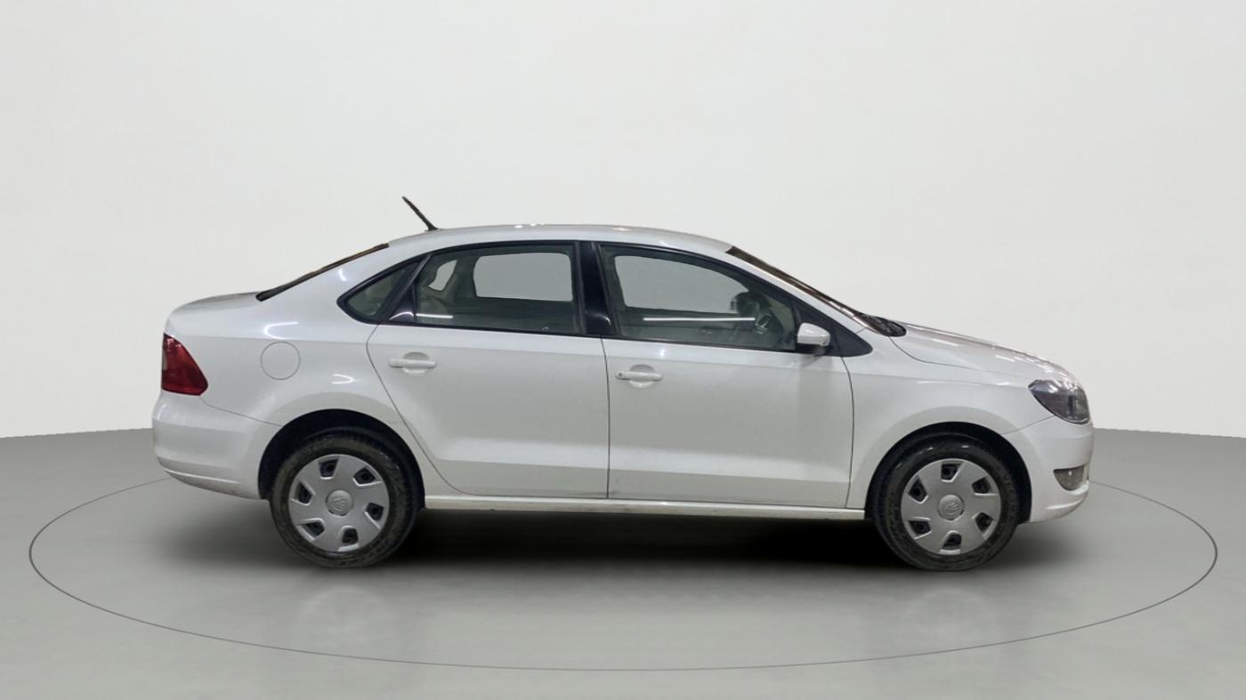 2016 Skoda Rapid 1.6 MPI ACTIVE, Petrol, Manual, 21,867 km, Right Side View