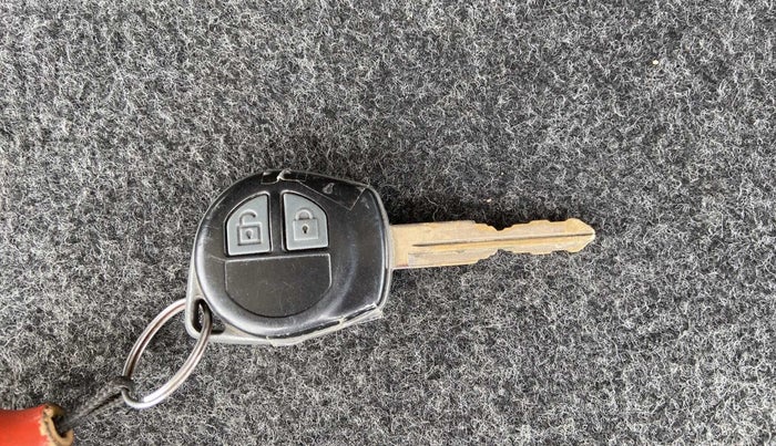 2016 Maruti Swift VDI (O), Diesel, Manual, 64,279 km, Key Close Up