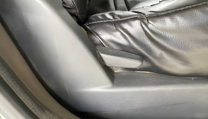 2016 Renault Duster 110 PS RXZ DIESEL, Diesel, Manual, 94,294 km, Driver Side Adjustment Panel