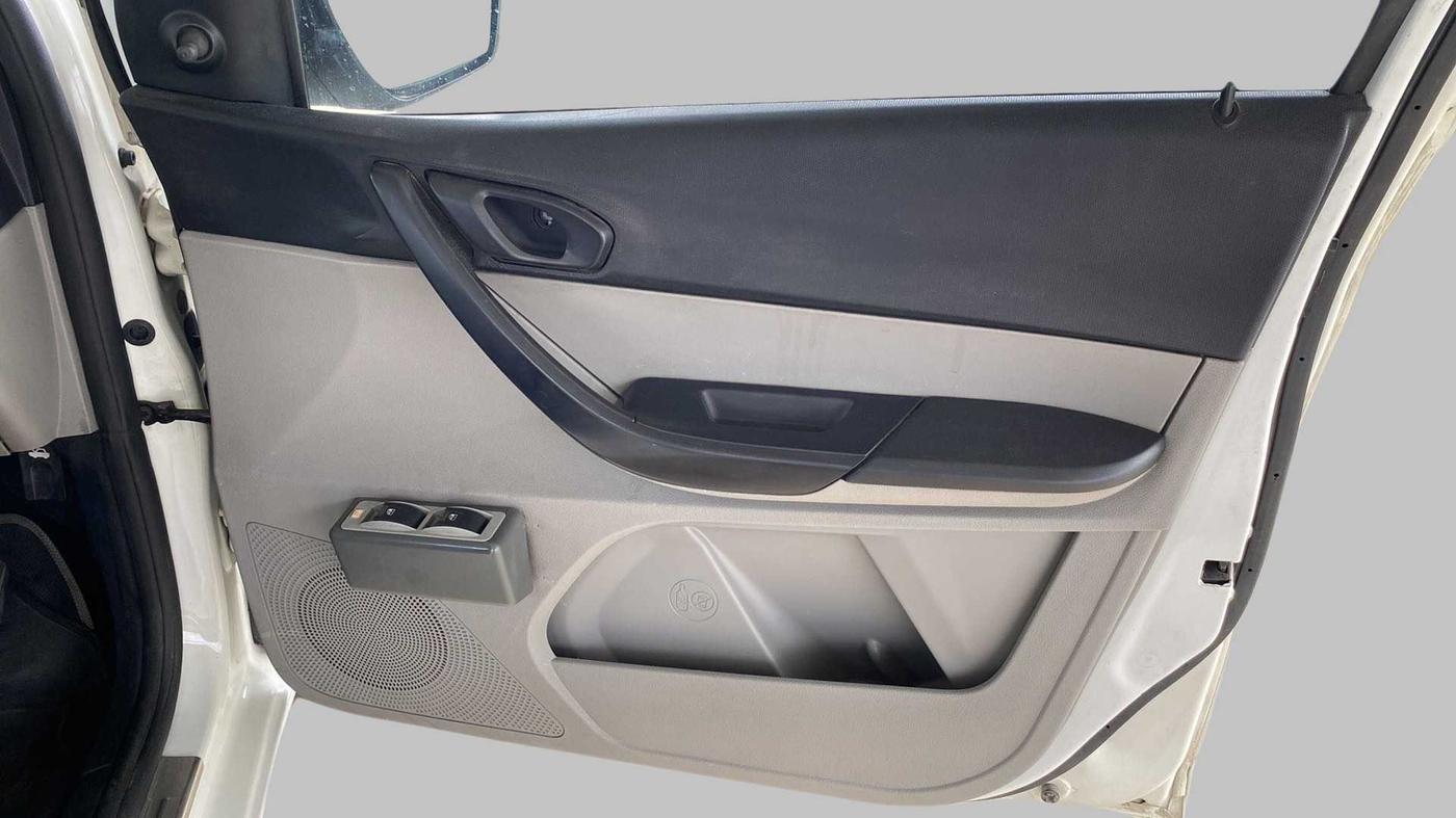 2017 Tata Tiago XE DIESEL, Diesel, Manual, 93,019 km, Driver Side Door Panels Control