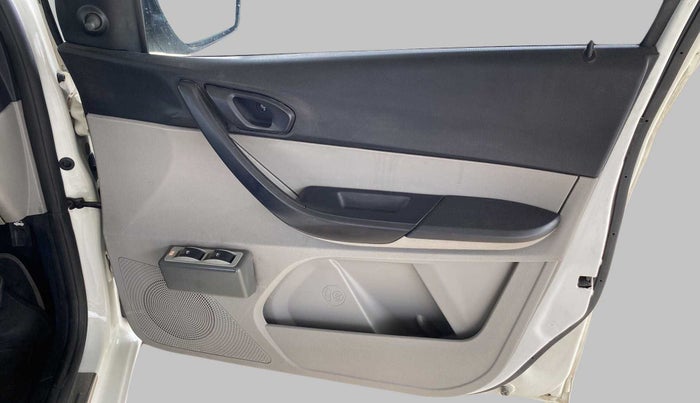 2017 Tata Tiago XE DIESEL, Diesel, Manual, 93,019 km, Driver Side Door Panels Control