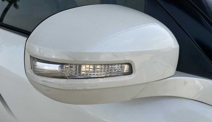 2016 Maruti Swift Dzire VXI, Petrol, Manual, 28,060 km, Right rear-view mirror - Indicator light has minor damage