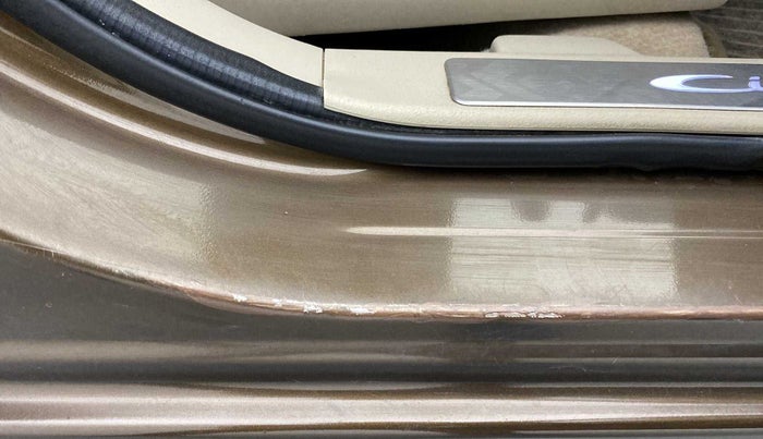 2017 Maruti Ciaz ZETA DIESEL 1.3, Diesel, Manual, 57,268 km, Right running board - Minor scratches