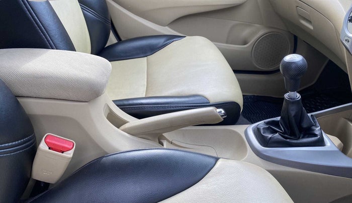 2010 Honda City 1.5L I-VTEC S MT, Petrol, Manual, 74,483 km, Gear Lever