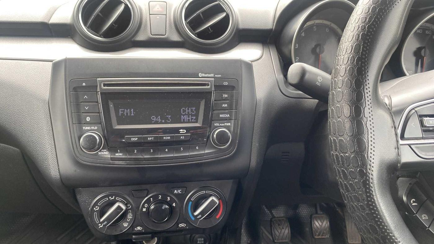 2019 Maruti Swift VXI, Petrol, Manual, 30,403 km, Infotainment System