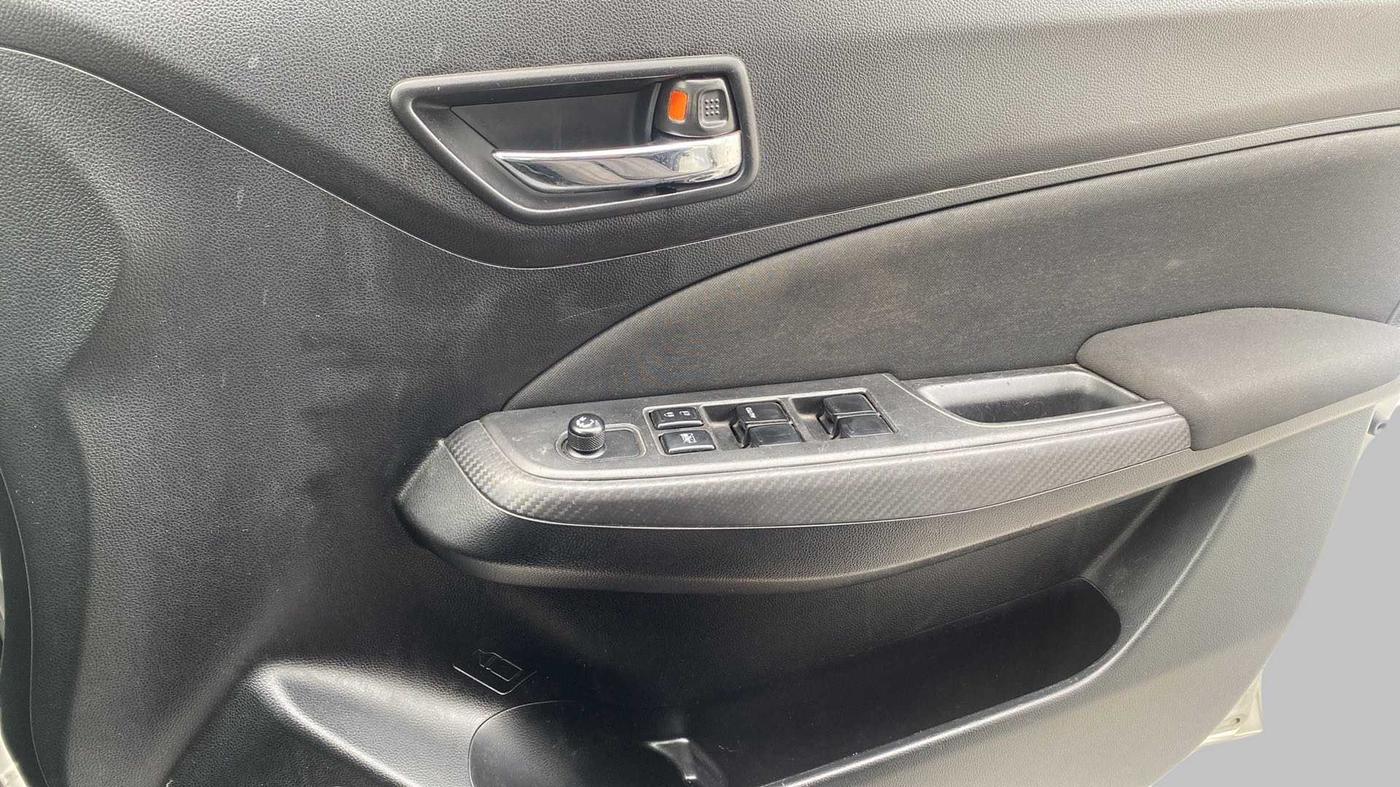 2019 Maruti Swift VXI, Petrol, Manual, 30,403 km, Driver Side Door Panels Control