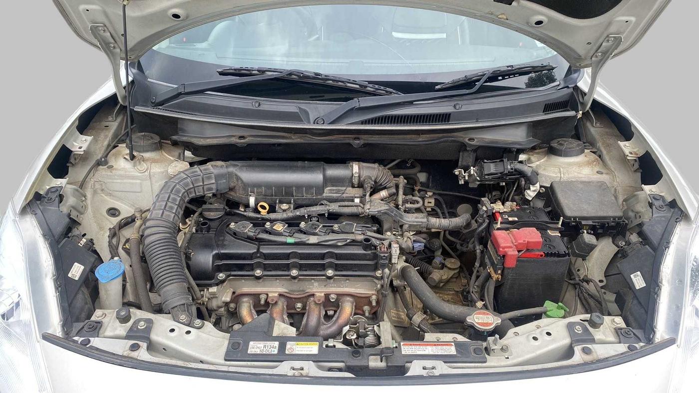 2019 Maruti Swift VXI, Petrol, Manual, 30,403 km, Open Bonet