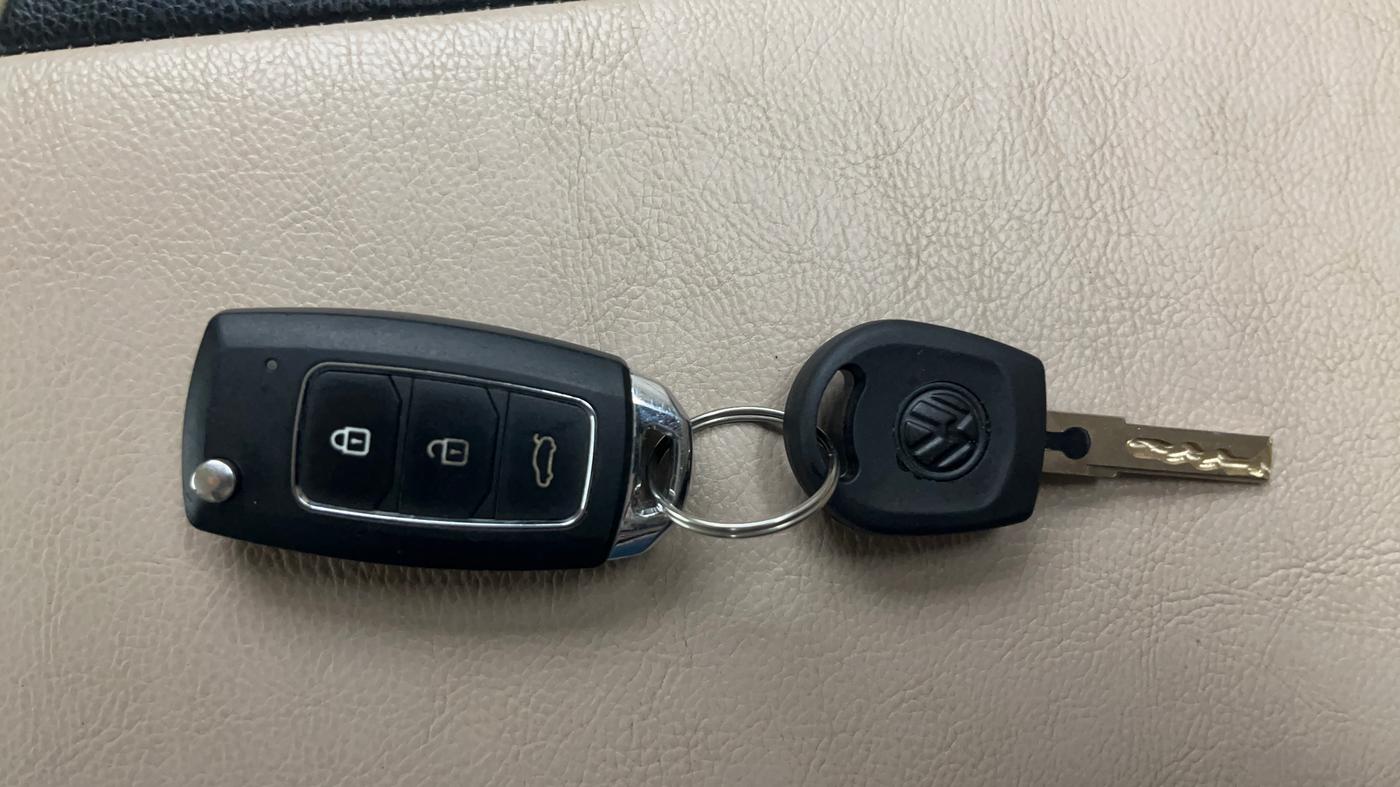 2016 Volkswagen Ameo COMFORTLINE 1.2L, Petrol, Manual, 66,582 km, Key Close Up
