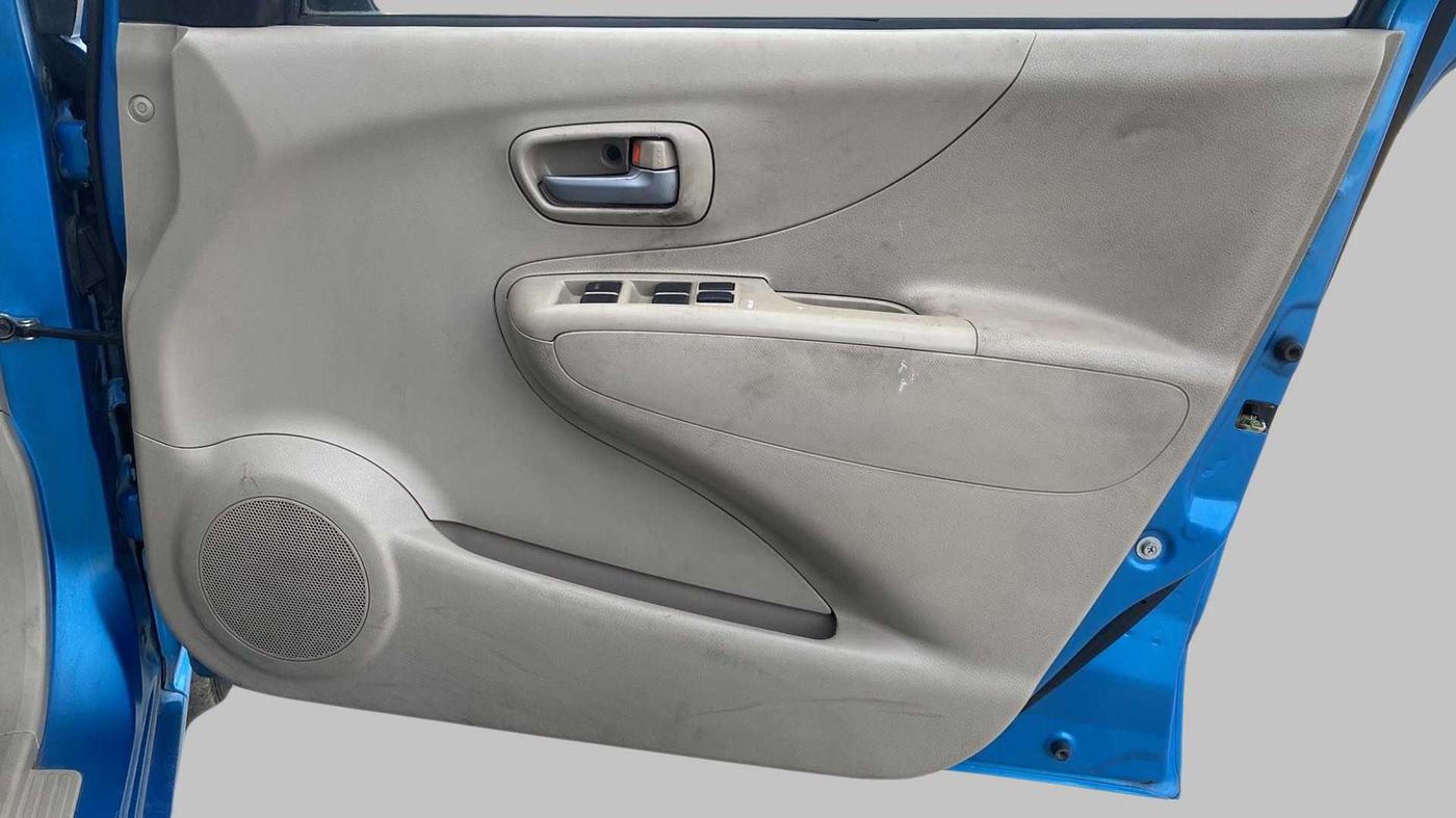 2012 Maruti A Star VXI, Petrol, Manual, 1,14,257 km, Driver Side Door Panels Control