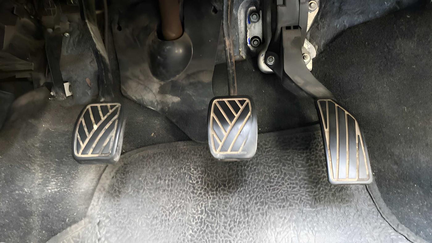 2012 Maruti Swift VDI, Diesel, Manual, 68,105 km, Pedals