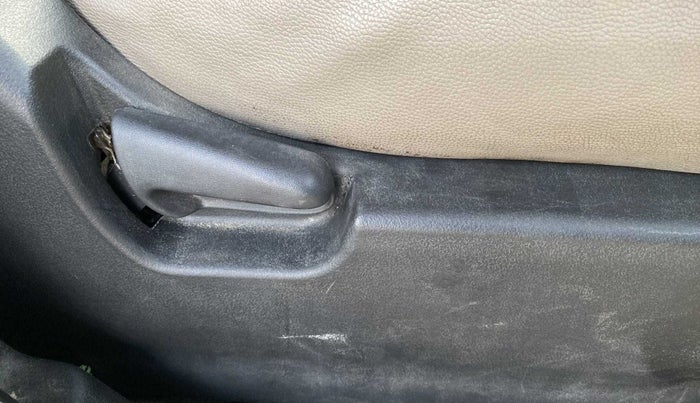 2016 Maruti Wagon R Stingray VXI, Petrol, Manual, 49,372 km, Driver Side Adjustment Panel