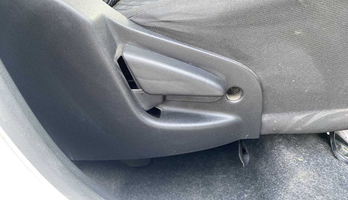 2018 Datsun Go Plus T, Petrol, Manual, 15,832 km, Driver Side Adjustment Panel