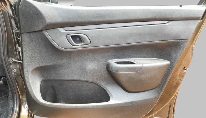 2019 Renault Kwid RXL, Petrol, Manual, 1 km, Driver Side Door Panels Control
