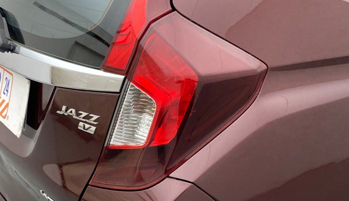 2017 Honda Jazz 1.2L I-VTEC V AT, Petrol, Automatic, 74,151 km, Right tail light - Minor damage