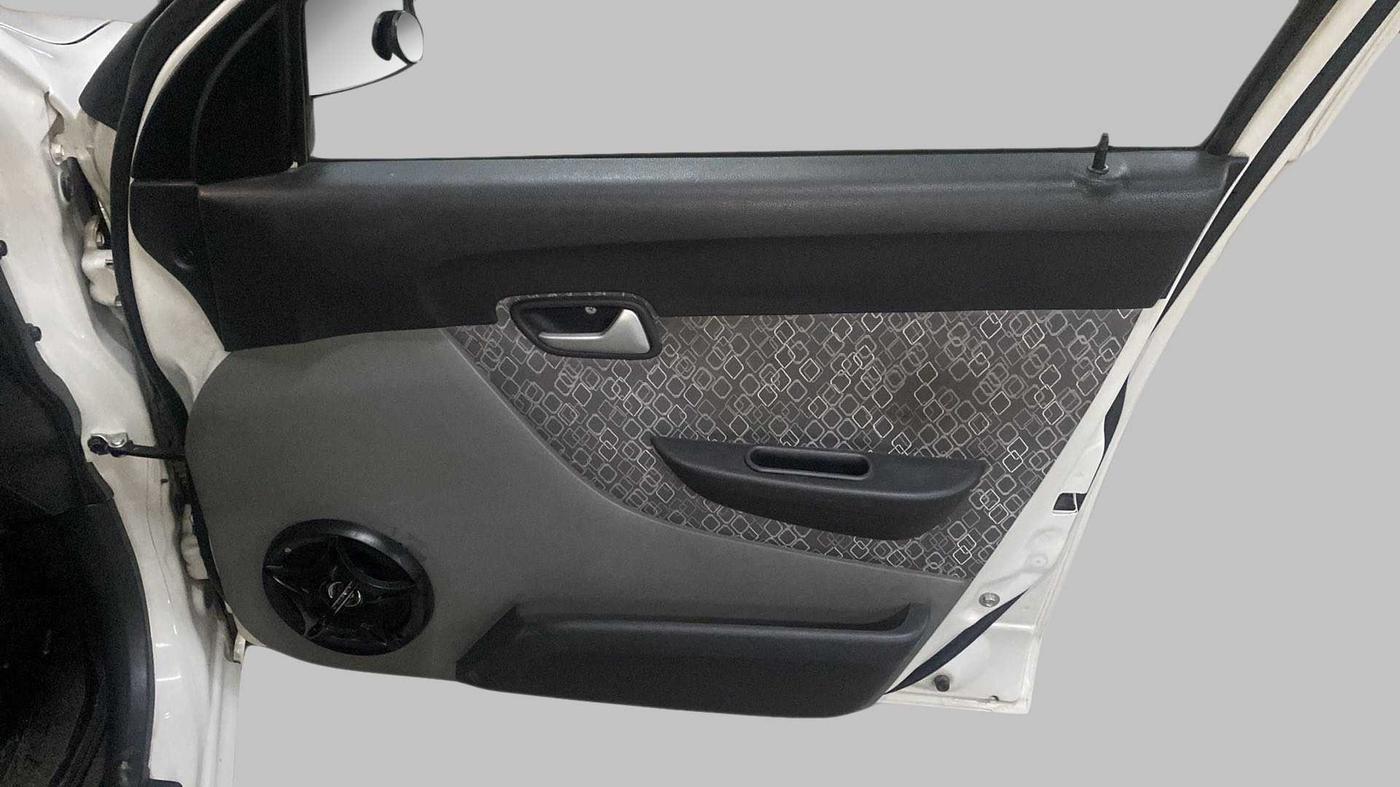 2019 Maruti Alto 800 LXI, Petrol, Manual, 47,714 km, Driver Side Door Panels Control