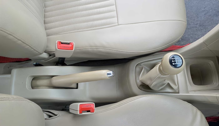 2014 Maruti Swift Dzire VXI, Petrol, Manual, 1,19,236 km, Gear Lever