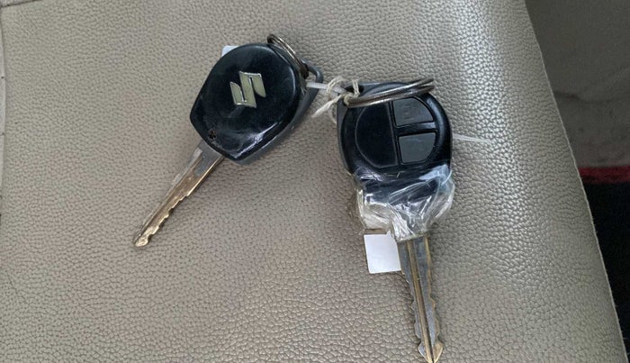 2014 Maruti Swift Dzire VXI, Petrol, Manual, 1,19,236 km, Key Close Up