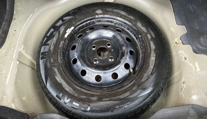 2014 Maruti Swift Dzire VXI, Petrol, Manual, 1,19,236 km, Dicky (Boot door) - Tool missing