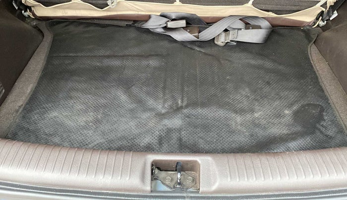 2012 Hyundai Santro Xing GLS, Petrol, Manual, 51,113 km, Boot Inside