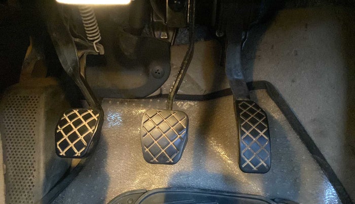 2016 Volkswagen Ameo COMFORTLINE 1.2L, Petrol, Manual, 30,781 km, Pedals