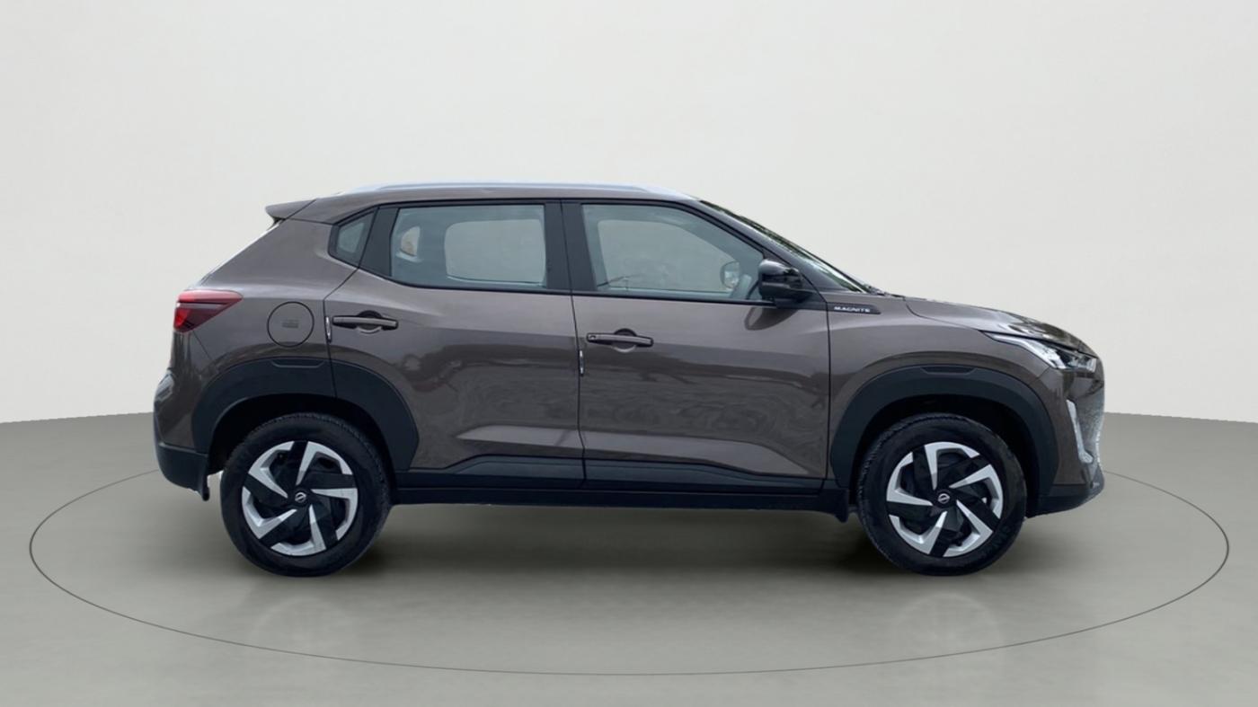 2022 Nissan MAGNITE XL, Petrol, Manual, 13,614 km, Right Side View