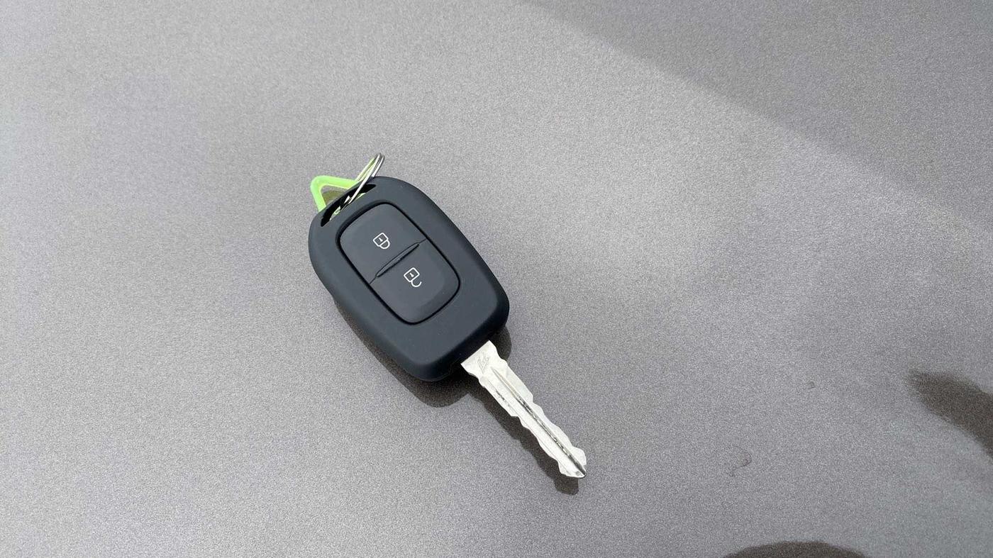 2022 Nissan MAGNITE XL, Petrol, Manual, 13,614 km, Key Close Up