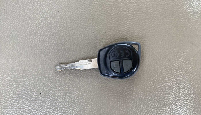 2016 Maruti Ciaz VDI SHVS, Diesel, Manual, 83,792 km, Key Close Up