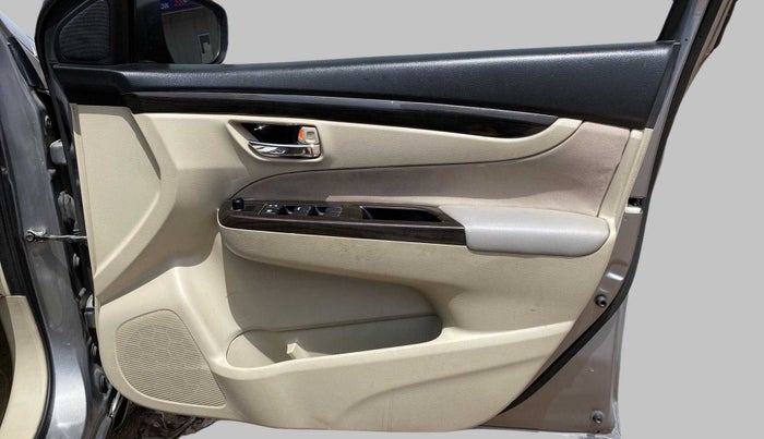 2016 Maruti Ciaz VDI SHVS, Diesel, Manual, 83,792 km, Driver Side Door Panels Control