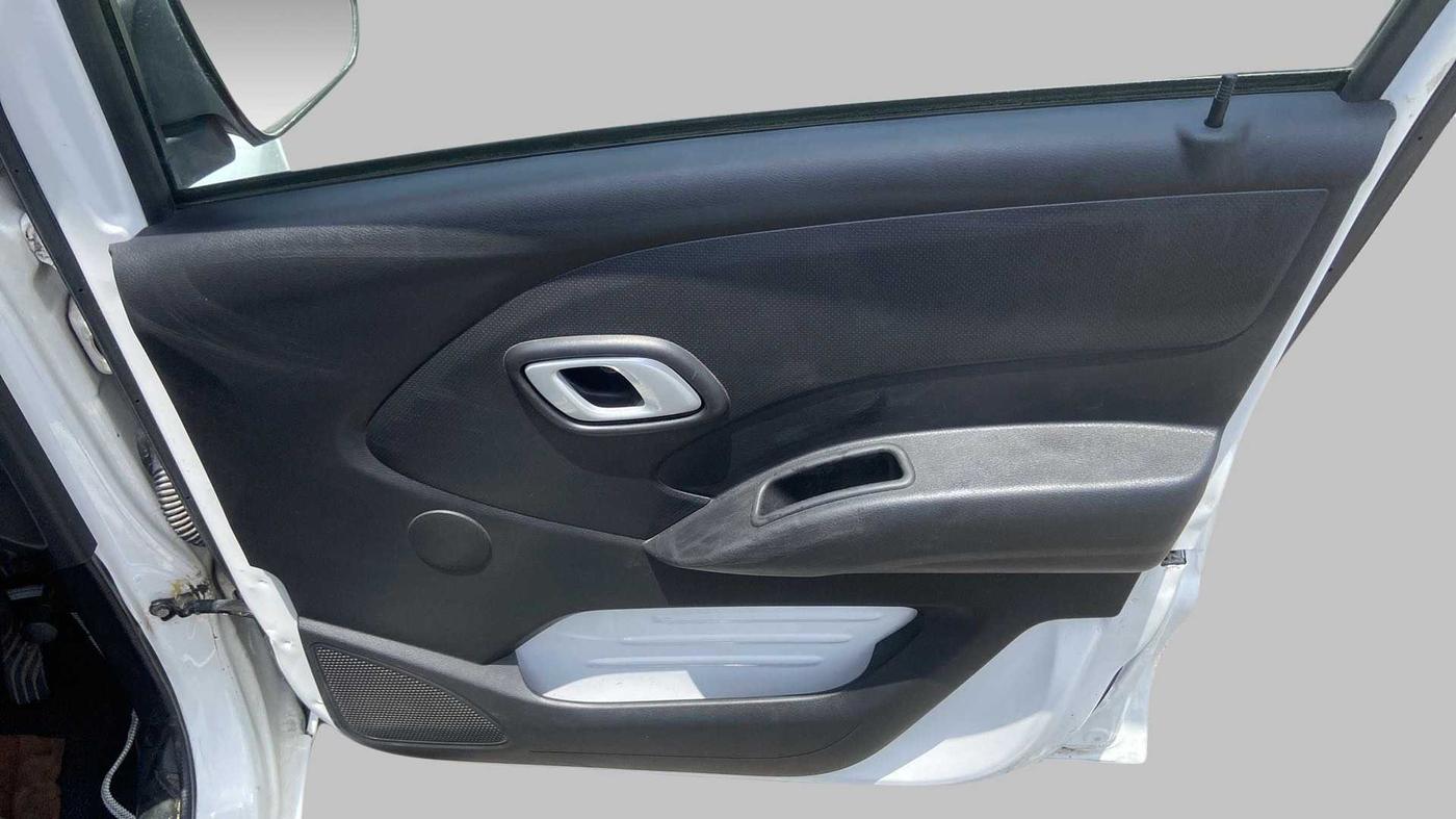 2018 Datsun Redi Go S 1.0 AMT, Petrol, Automatic, 38,723 km, Driver Side Door Panels Control