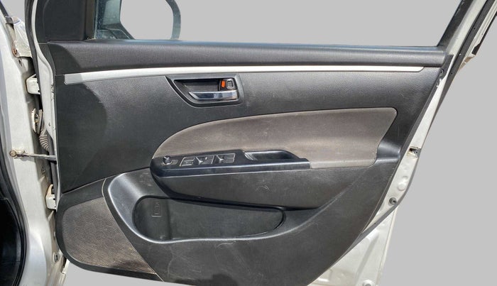 2012 Maruti Swift VXI, CNG, Manual, 99,741 km, Driver Side Door Panels Control