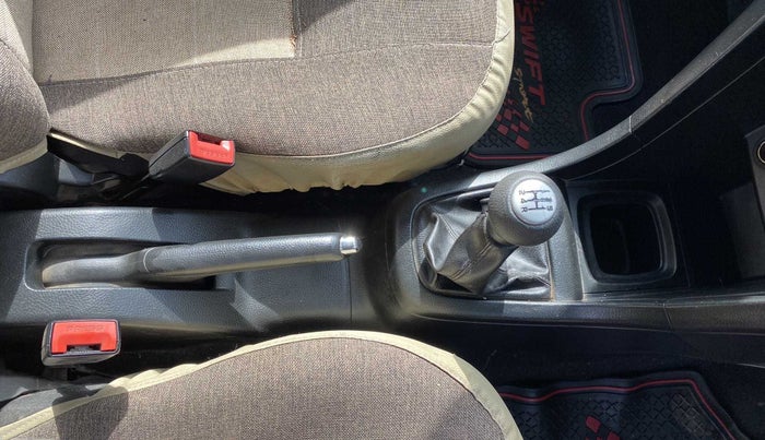 2012 Maruti Swift VXI, CNG, Manual, 99,741 km, Gear Lever
