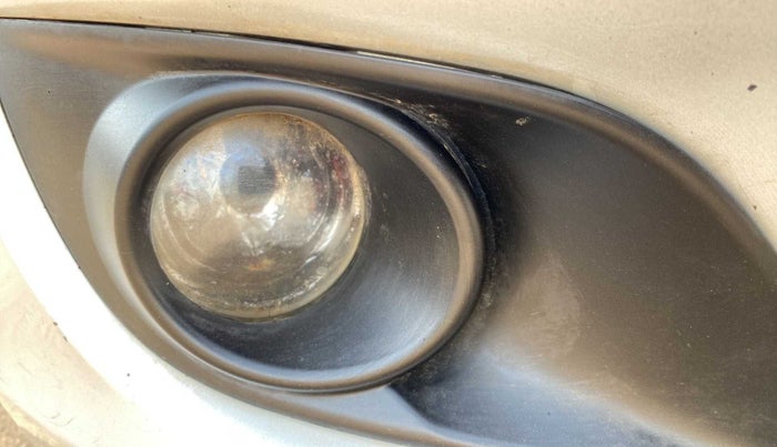 2012 Maruti Swift VXI, CNG, Manual, 99,741 km, Right fog light - Not working