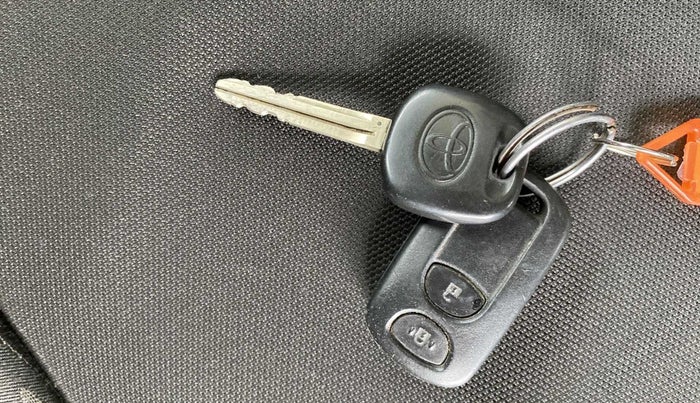 2011 Toyota Etios V, Petrol, Manual, 69,468 km, Key Close Up