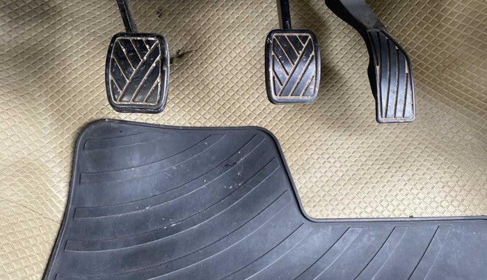 2013 Maruti Swift Dzire VXI, Petrol, Manual, 60,824 km, Pedals