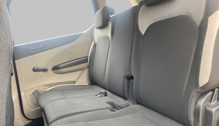 2020 Renault TRIBER RXL MT, Petrol, Manual, 25,179 km, Right Side Rear Door Cabin