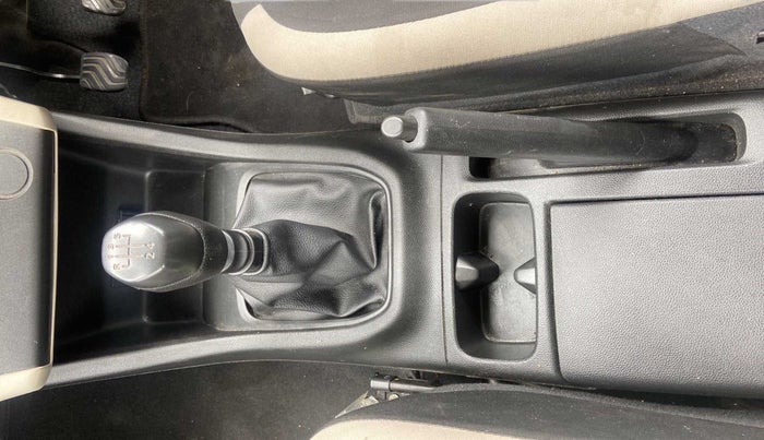 2020 Renault TRIBER RXL MT, Petrol, Manual, 25,179 km, Gear Lever