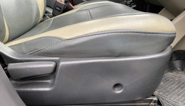 2015 Maruti Alto K10 VXI, Petrol, Manual, 44,589 km, Driver Side Adjustment Panel