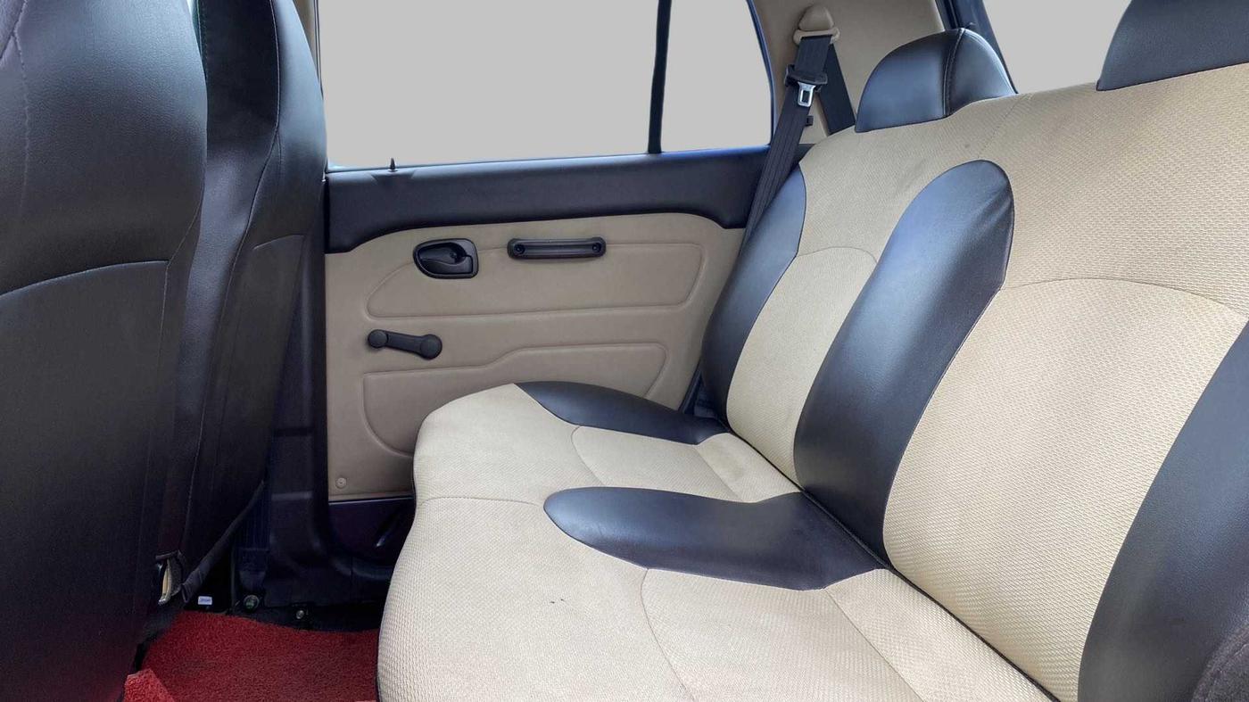 2010 Hyundai Santro Xing GL, Petrol, Manual, 26,775 km, Right Side Rear Door Cabin