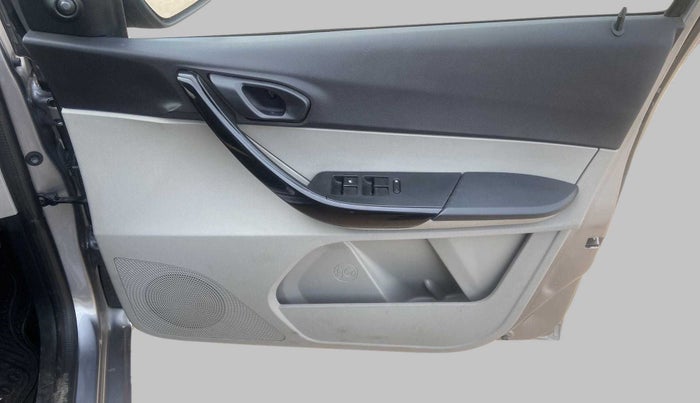 2019 Tata Tiago XM PETROL, Petrol, Manual, 30,214 km, Driver Side Door Panels Control