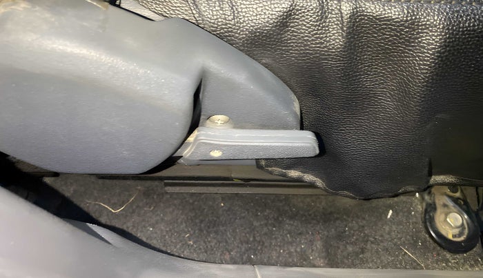 2014 Maruti Alto 800 LXI, Petrol, Manual, 56,722 km, Driver Side Adjustment Panel