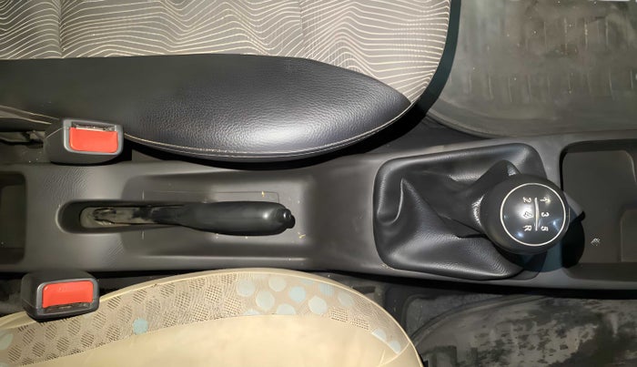 2013 Hyundai Eon MAGNA +, Petrol, Manual, 1,07,347 km, Gear Lever