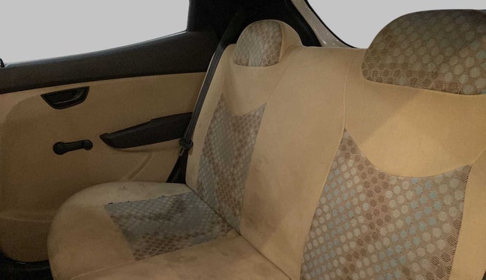 2013 Hyundai Eon MAGNA +, Petrol, Manual, 1,07,347 km, Right Side Rear Door Cabin