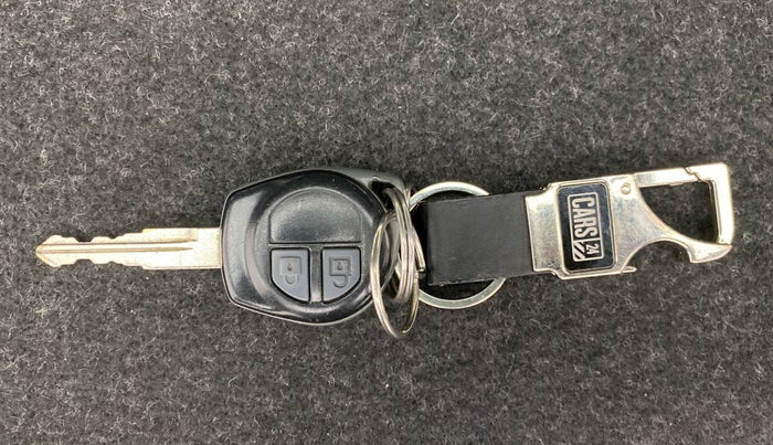 2013 Maruti Swift VXI, Petrol, Manual, 32,995 km, Key Close Up