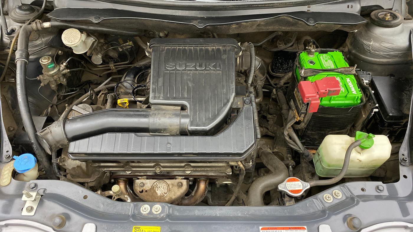 2013 Maruti Swift VXI, Petrol, Manual, 32,995 km, Open Bonet
