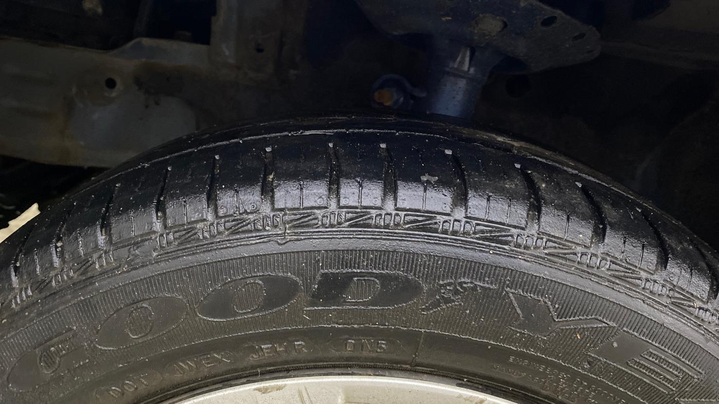 2015 Honda Amaze 1.2L I-VTEC S, Petrol, Manual, 53,595 km, Left Front Tyre Tread