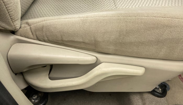 2014 Toyota Etios G, Petrol, Manual, 6,886 km, Driver Side Adjustment Panel