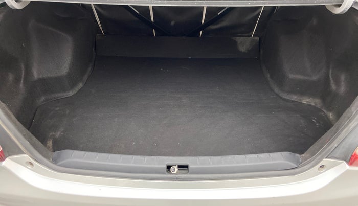 2014 Toyota Etios G, Petrol, Manual, 6,886 km, Boot Inside